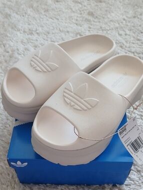 NWT CREAM AdIDAS MULES